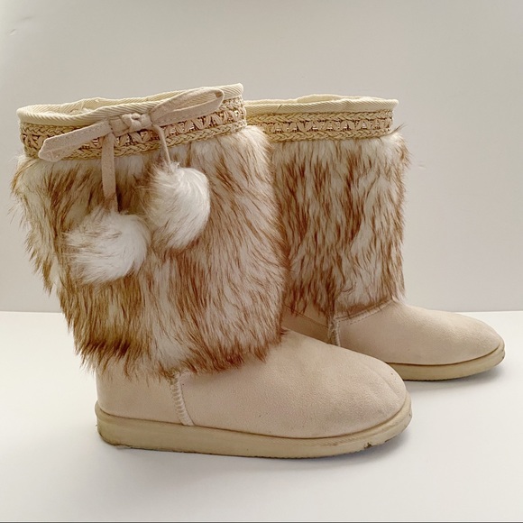 Fabkids Eskimo Preppy Boho Furry Pom Pom Winter Boots Size 4 - Picture 1 of 7